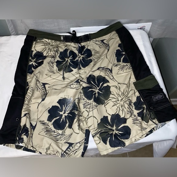 AFTCO Blue Water Size 42 Men’s Fishing Swim Trunks Shorts Beige Black Floral - Picture 2 of 12